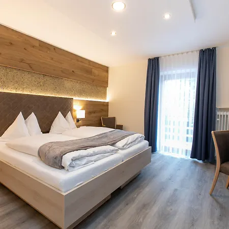 Am Wald Hotel 3*